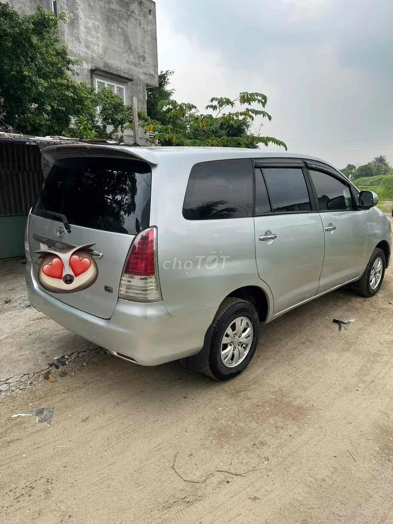 Toyota Innova 2010 photo 3