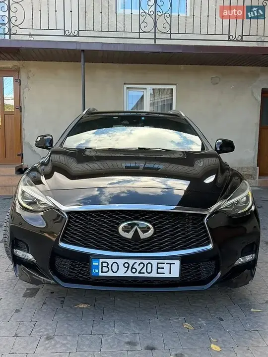 Infiniti Q30 2016 photo 4