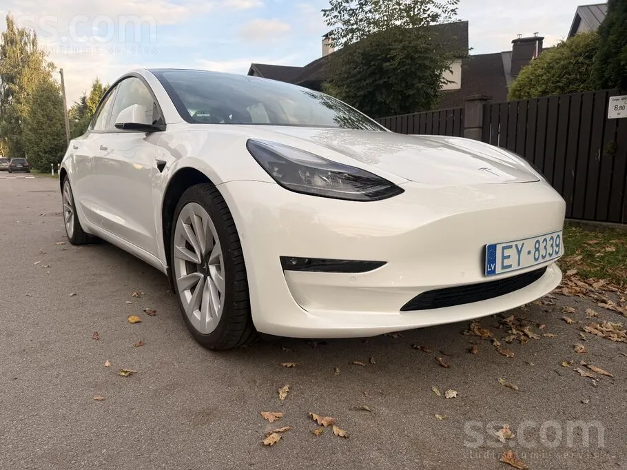 Tesla Model 3 2021 photo 2