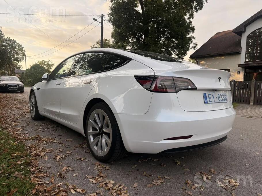 Tesla Model 3 2021 photo 3