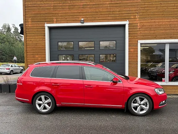 Volkswagen Passat 2012 photo 2