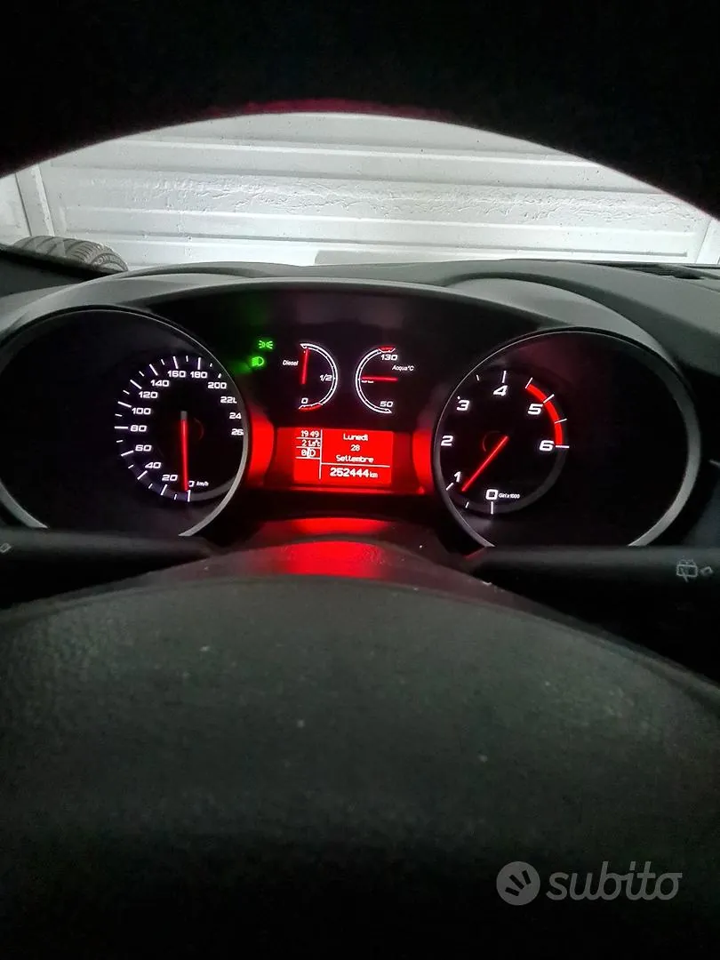 Alfa Romeo Giulietta 2011 photo 4