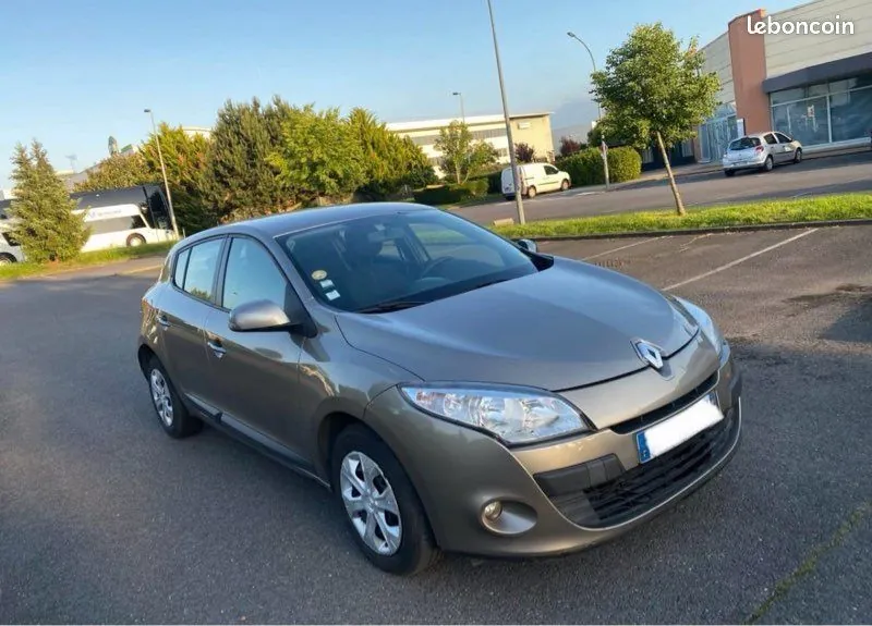 Renault Megane 2009 photo 2