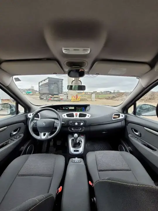 Renault Scenic 2011 photo 3