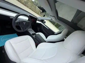 Tesla Model Y 2023 photo 2