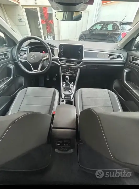 Volkswagen T-Roc 2024 photo 4