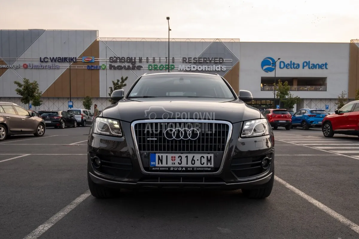Audi Q5 2010 photo 2
