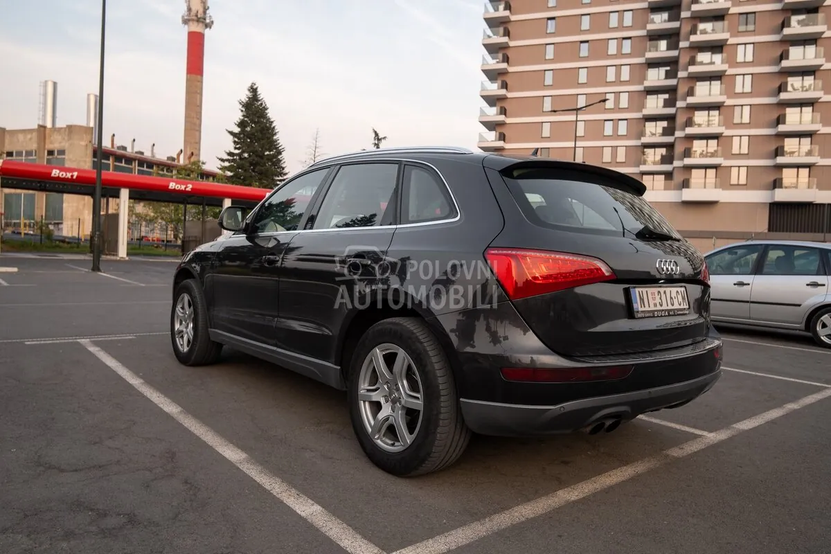 Audi Q5 2010 photo 4