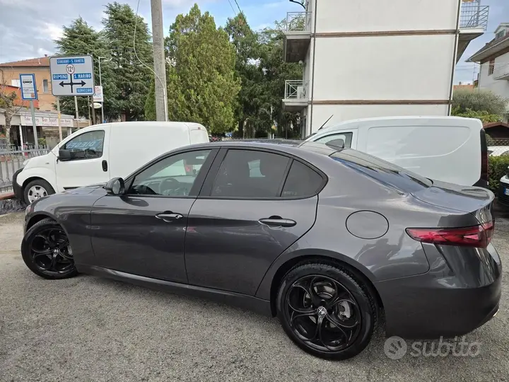 Alfa Romeo Giulia 2018 photo 5