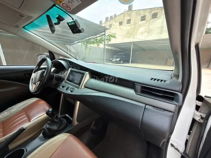 Toyota Innova 2022 photo 3