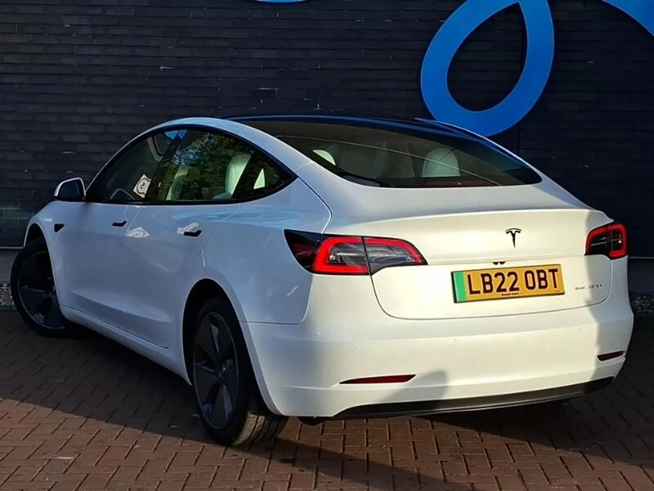 Tesla Model 3 2022 photo 2