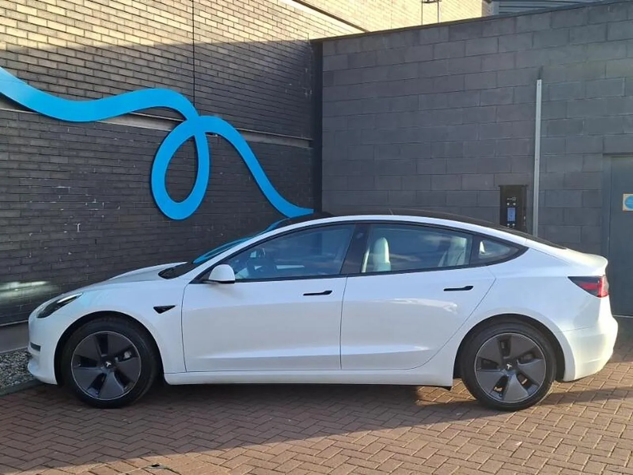 Tesla Model 3 2022 photo 4