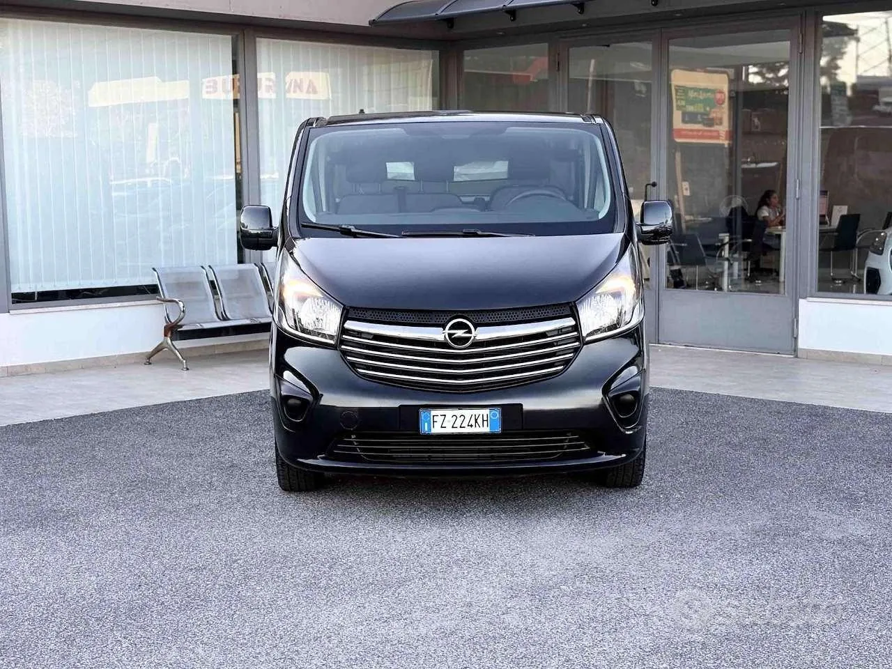 Opel Vivaro 2019 photo 2