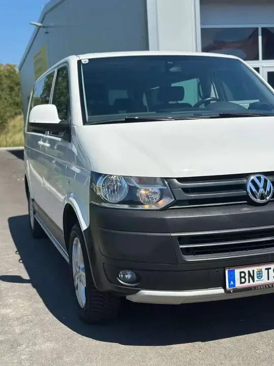 Volkswagen Multivan 2013 photo 2