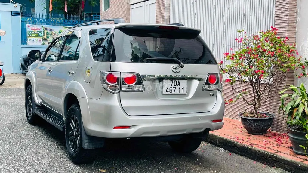 Toyota Fortuner 2015 photo 2