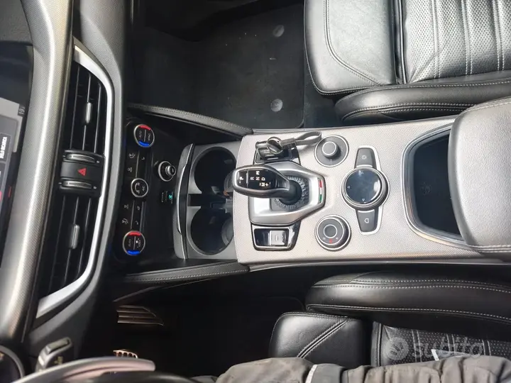 Alfa Romeo Stelvio 2021 photo 4