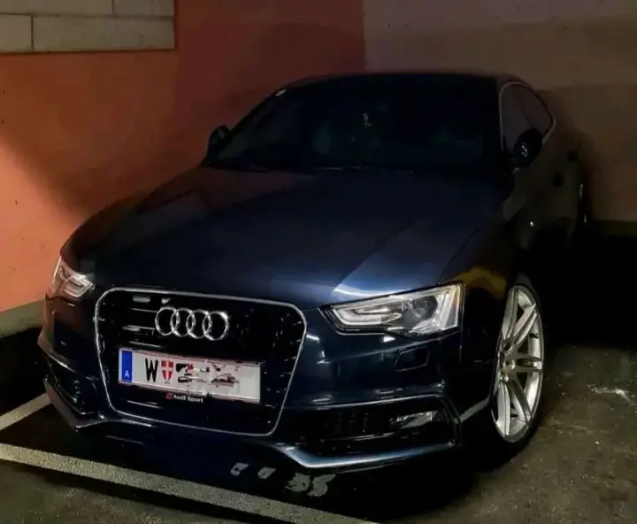 Audi A5 2012 photo 2