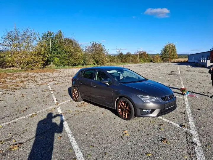 Seat Leon 2015 photo 2