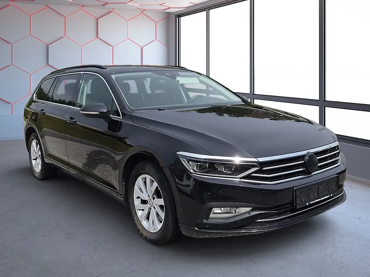 Volkswagen Passat 2022 photo 2