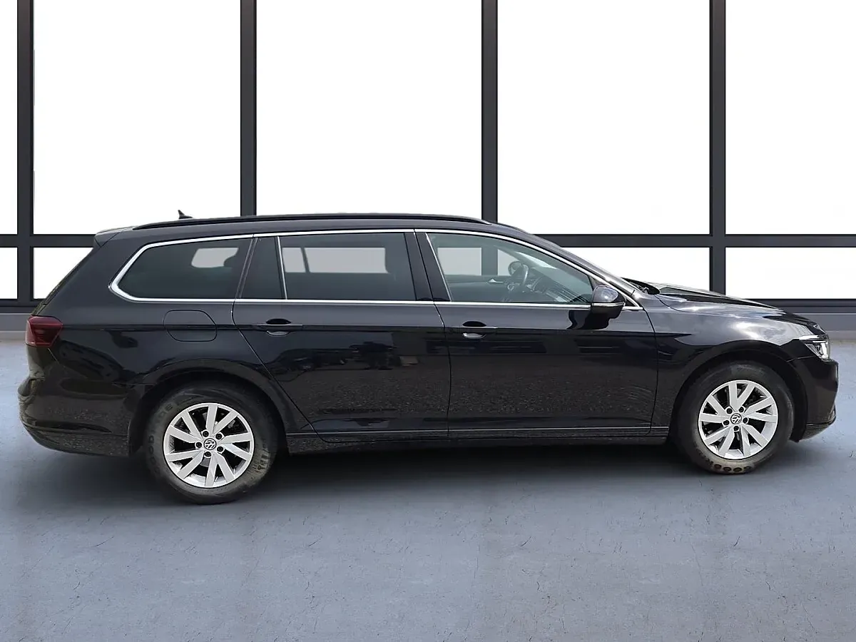 Volkswagen Passat 2022 photo 3