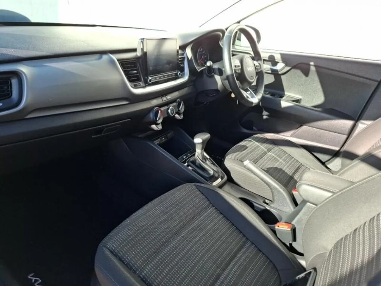 Kia Stonic 2023 photo 5