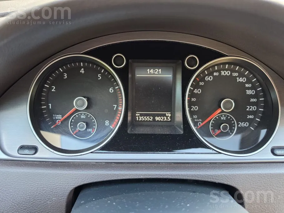 Volkswagen Passat 2012 photo 5