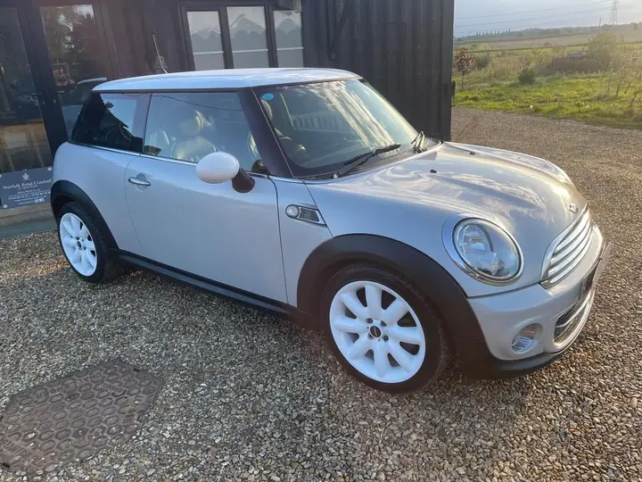 Mini Cooper 2012 photo 2