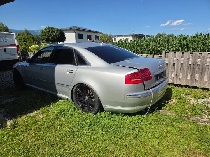Audi A8 2006 photo 2
