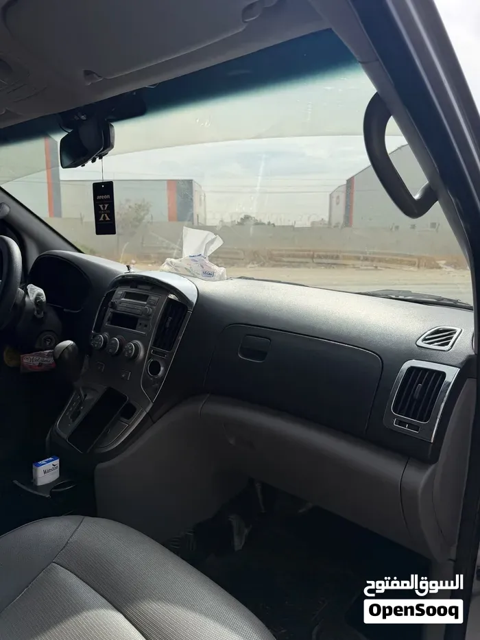 Hyundai H1 Gls Plus 2011 photo 2