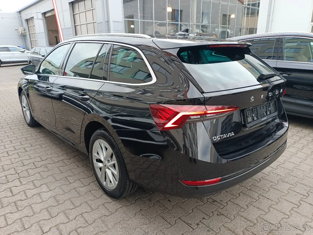 Skoda Octavia 2023 photo 3