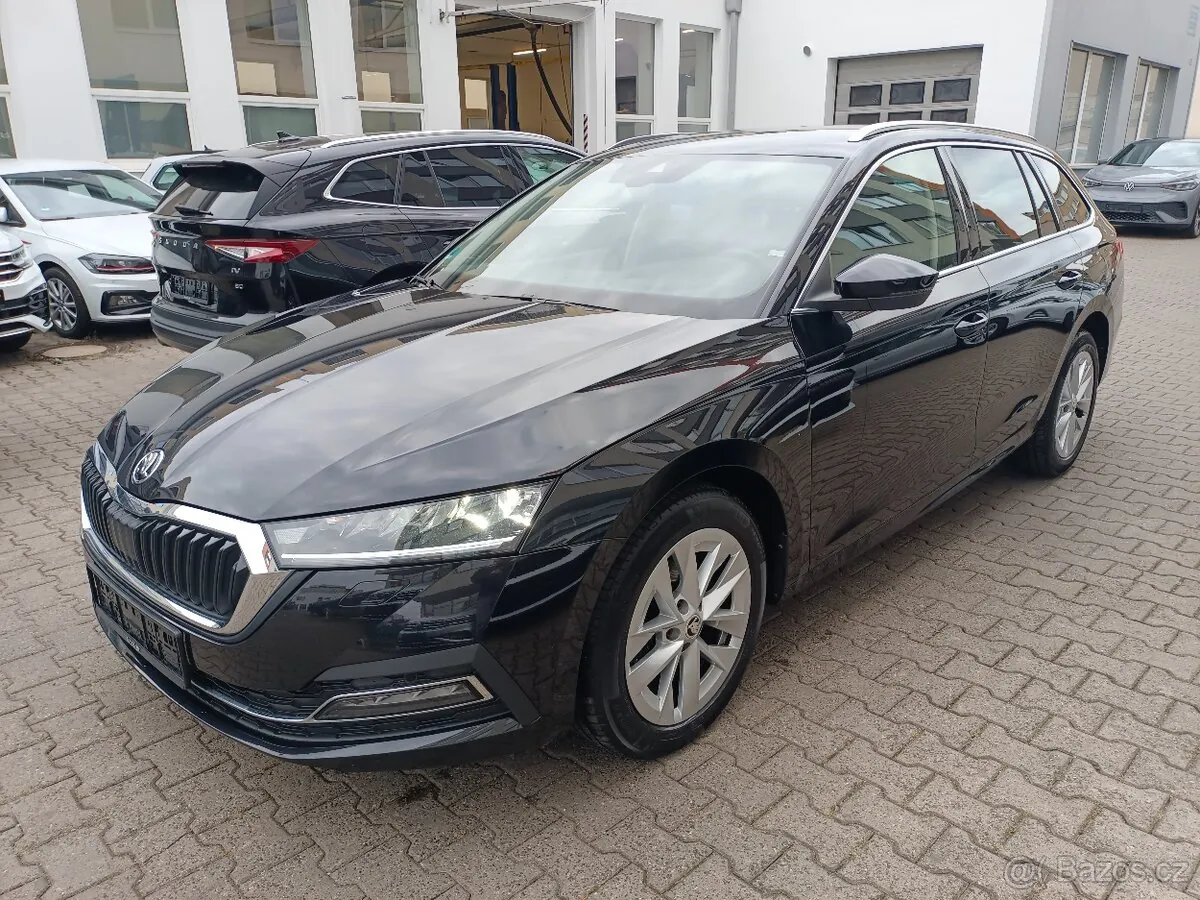 Skoda Octavia 2023 photo 2