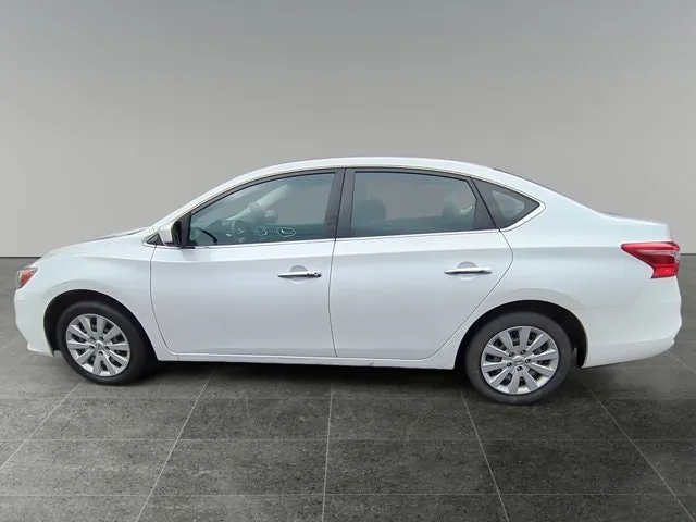 Nissan Sentra 2018 photo 2