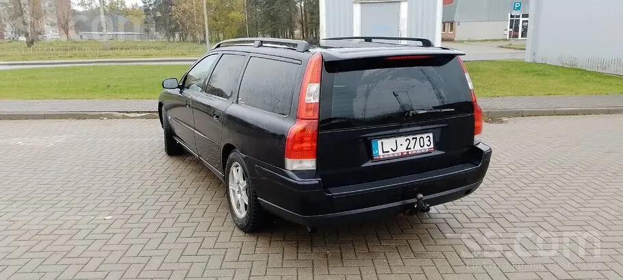 Volvo V70 2004 photo 2