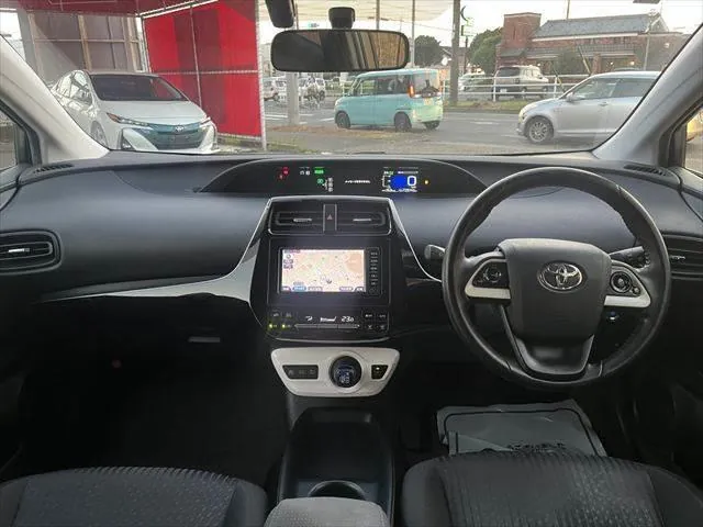 Toyota Prius 2018 photo 3