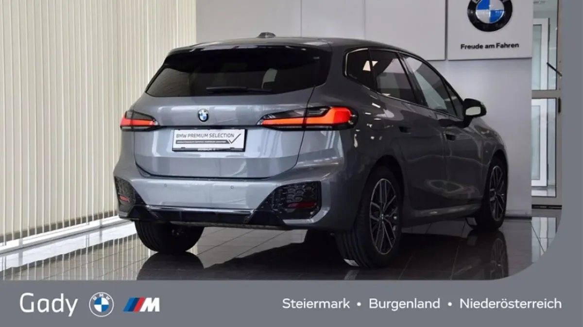 BMW 2 Series 2023 photo 2