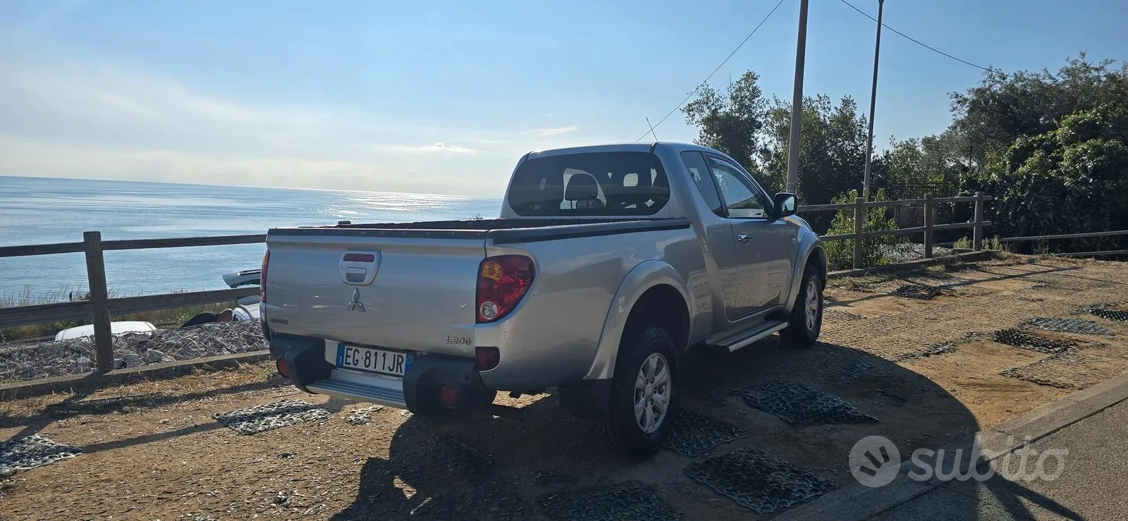 Mitsubishi L200 2011 photo 4
