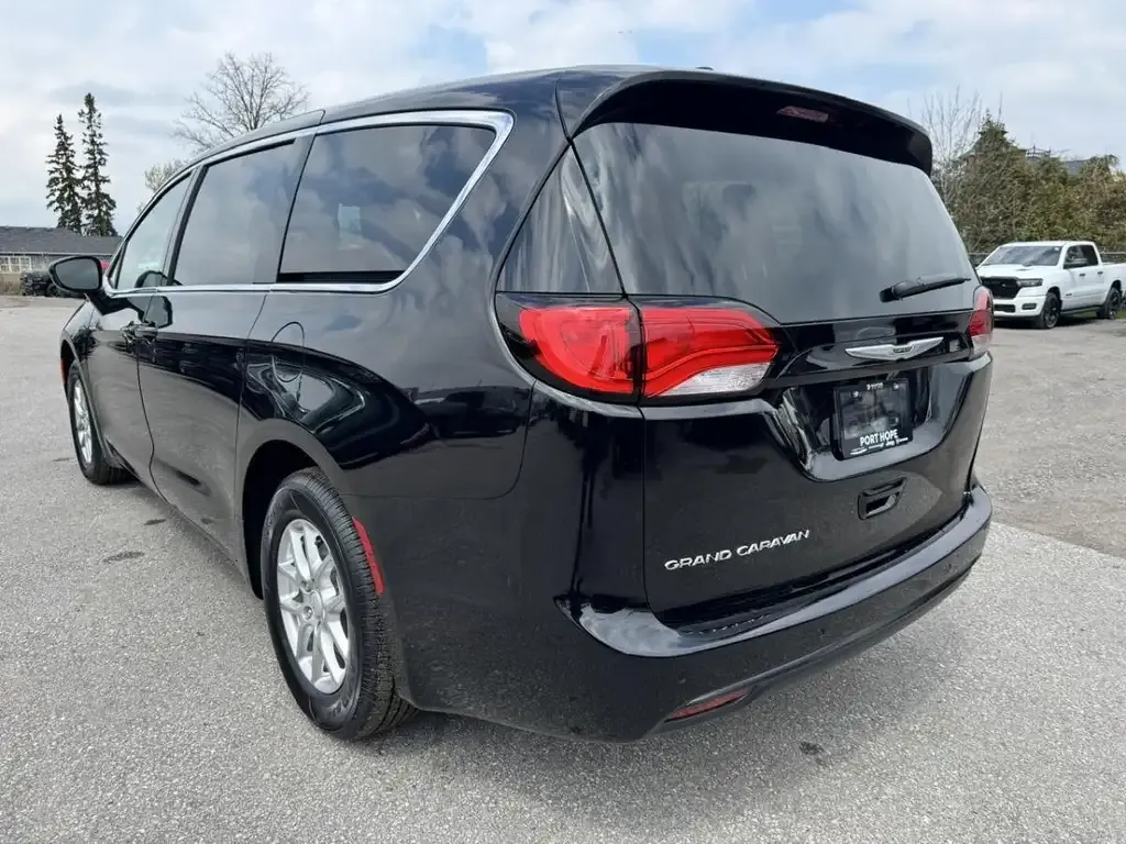 Chrysler Grand Caravan 2027 photo 3