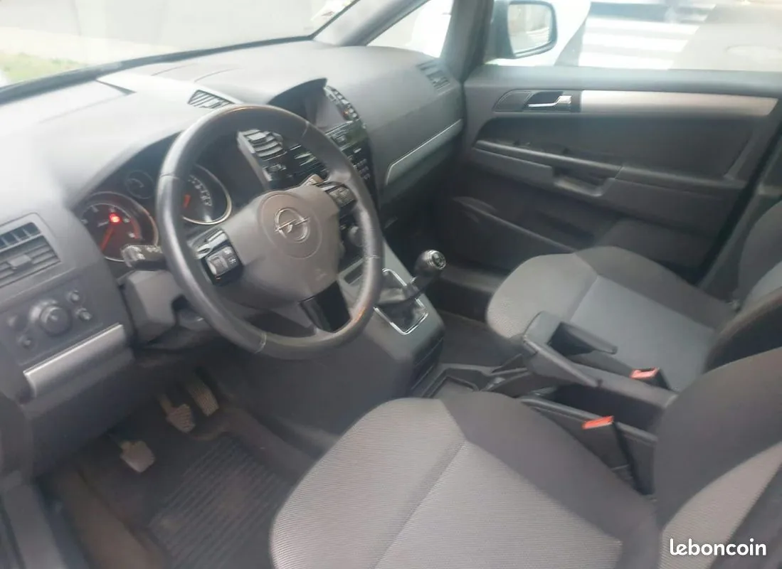 Opel Zafira 2010 photo 3