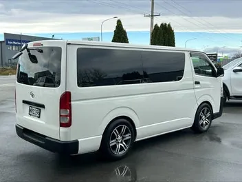 Toyota Hiace 2014 photo 4