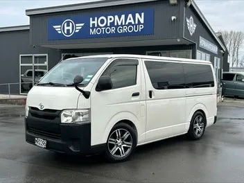 Toyota Hiace 2014 photo 2