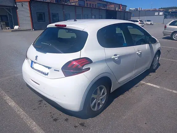 Peugeot 208 2016 photo 3