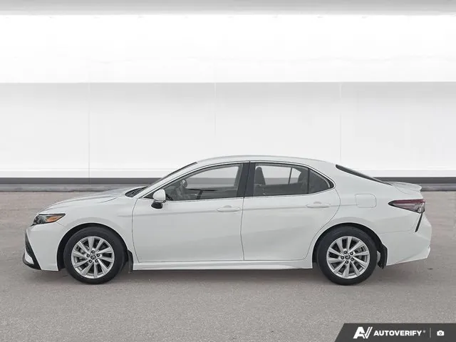 Toyota Camry 2024 photo 3