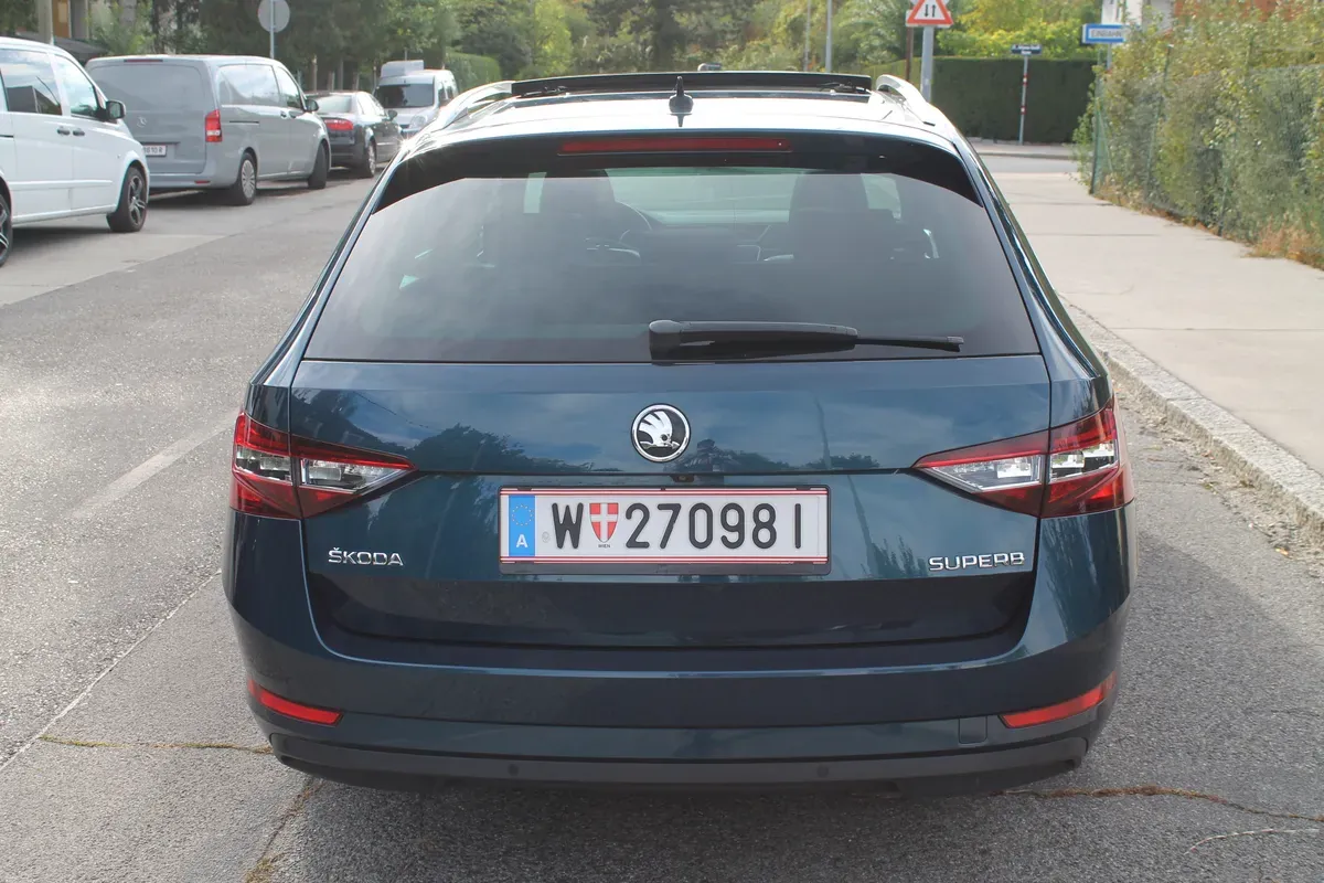 Skoda Superb 2018 photo 3