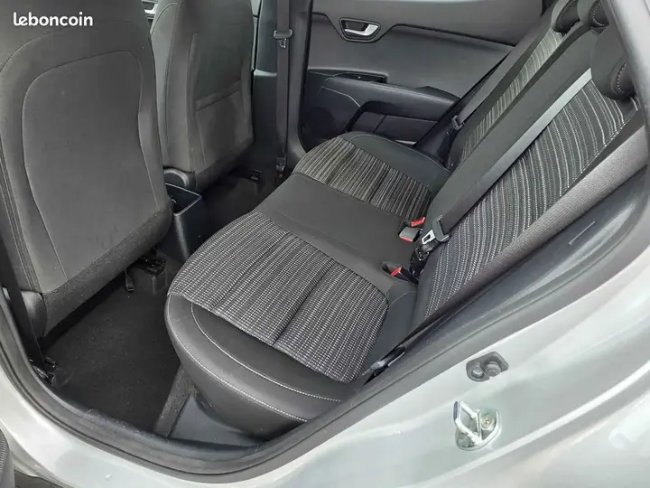 Kia Stonic 2023 photo 5