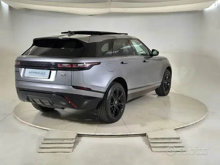 Land Rover Velar 2023 photo 2