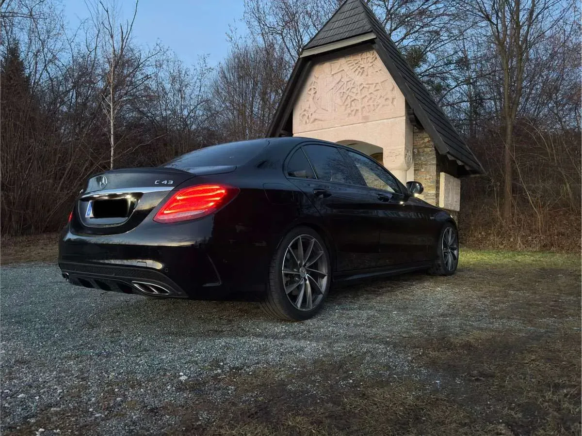 Mercedes-Benz C-Class 2018 photo 2