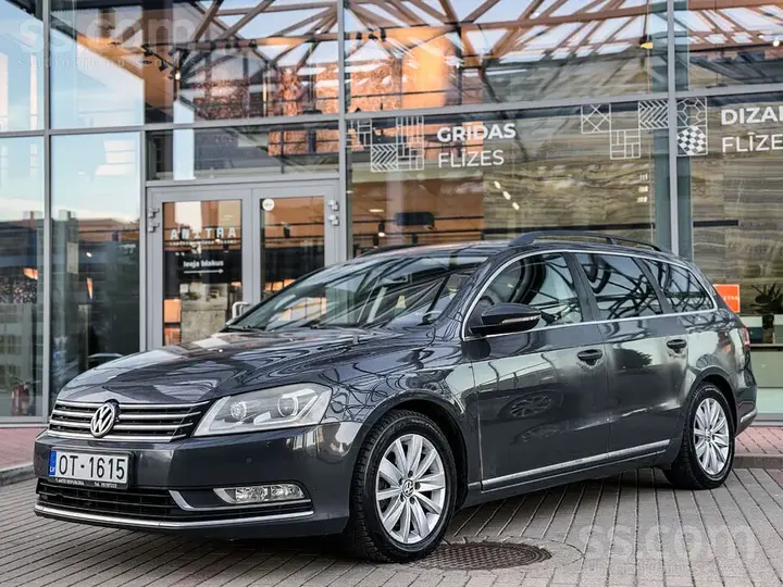 Volkswagen Passat 2012 photo 2