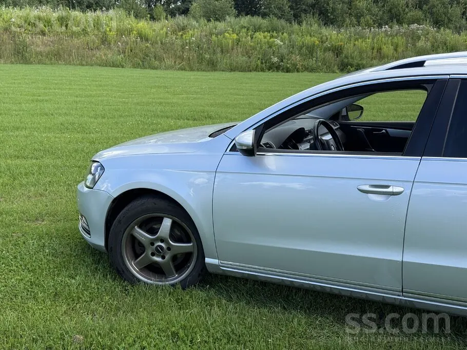Volkswagen Passat 2011 photo 4