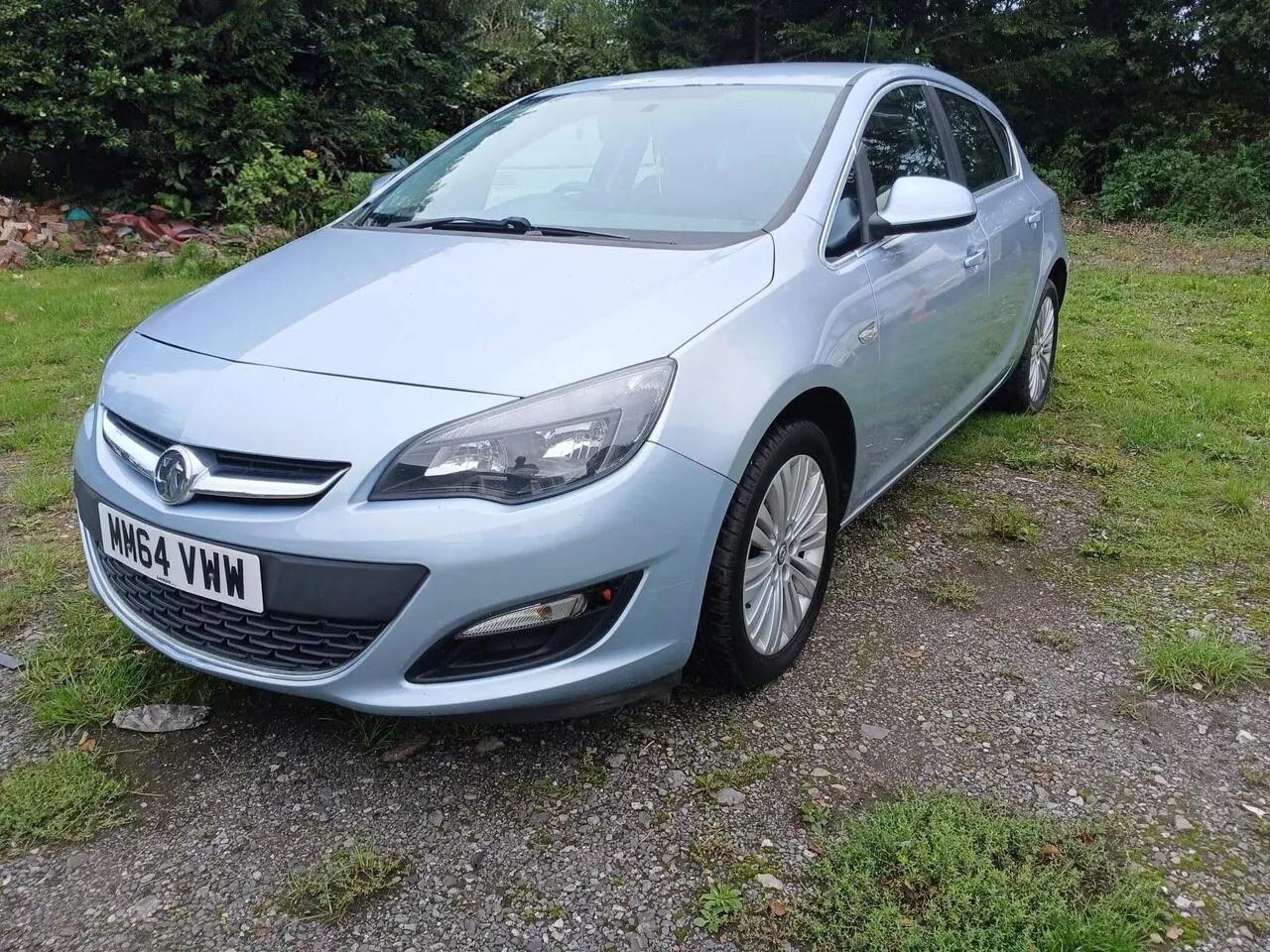 Vauxhall Astra 2015 photo 2