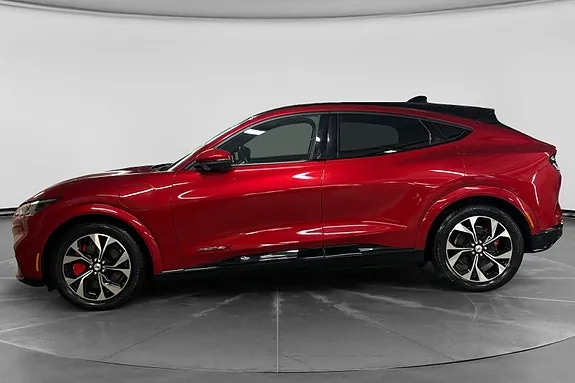 Ford Mustang Mach-E 2021 photo 2